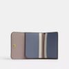 Porte-cartes indispensable en color block