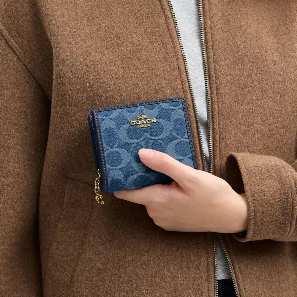 Portefeuille à bouton-pression en denim Signature