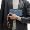 Portefeuille long à fermeture éclair sur tout le pourtour en denim Signature