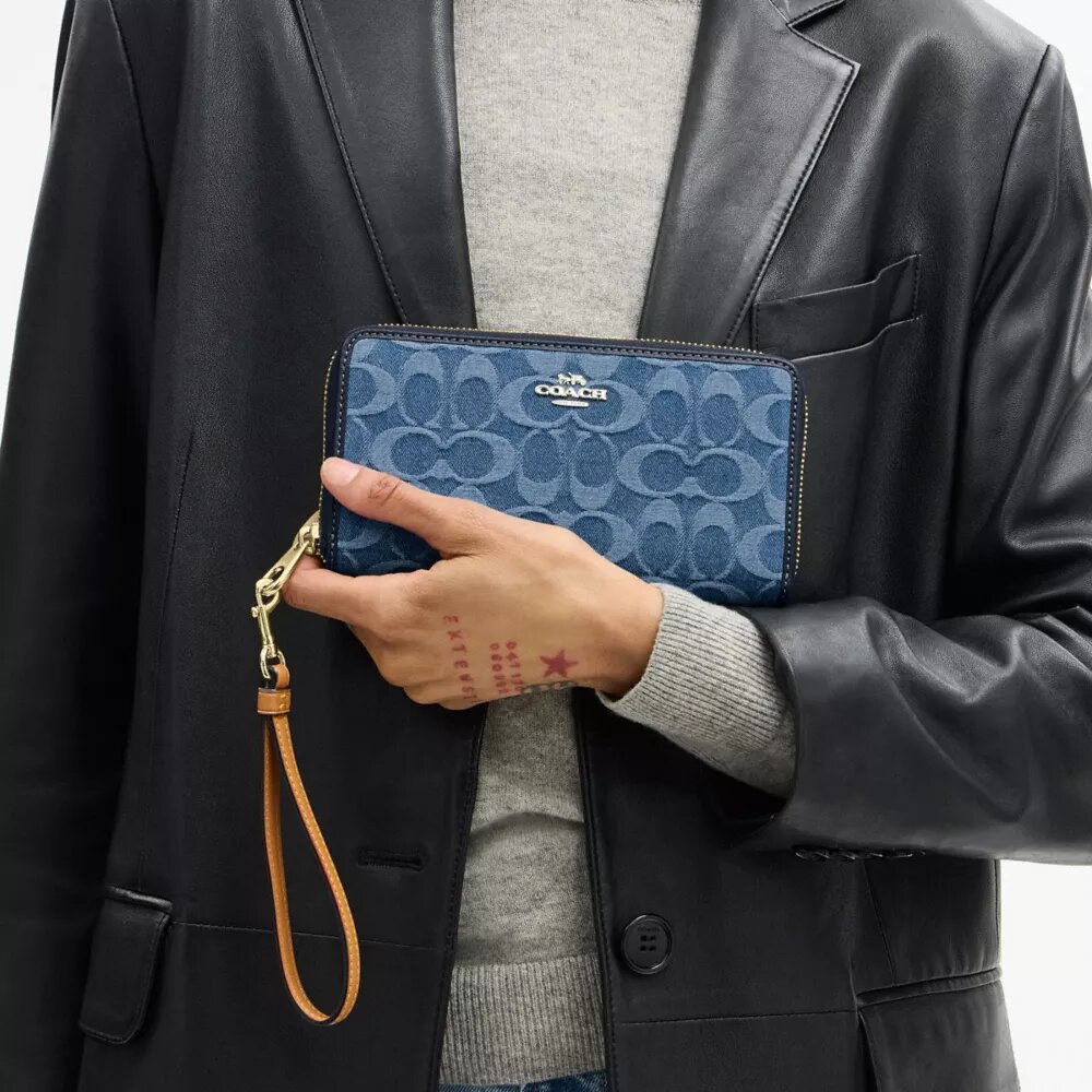 Portefeuille long à fermeture éclair sur tout le pourtour en denim Signature
