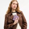 Portefeuille moyen à fermeture éclair d'angle en cuir emblématique