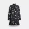 Robe à étoiles et col noué