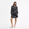 Robe à étoiles et col noué