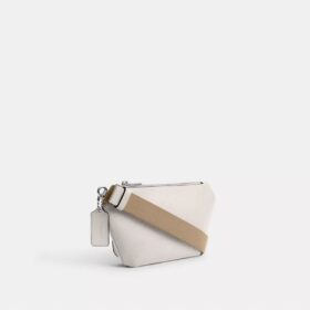 Sac banane avec détail intérieur en Signature Canvas