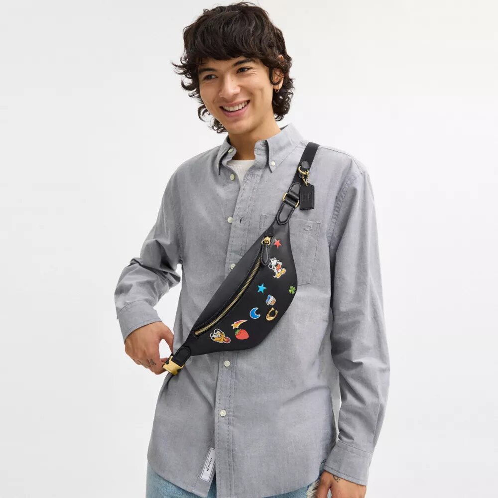 Sac banane Disney X Coach Charter 7 avec imprimé autocollants