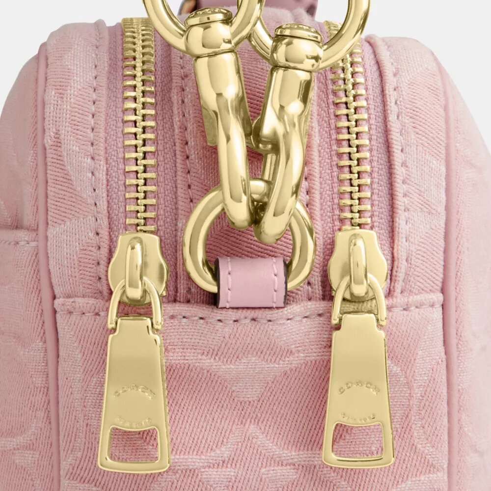 Sac bandoulière Carey en denim emblématique