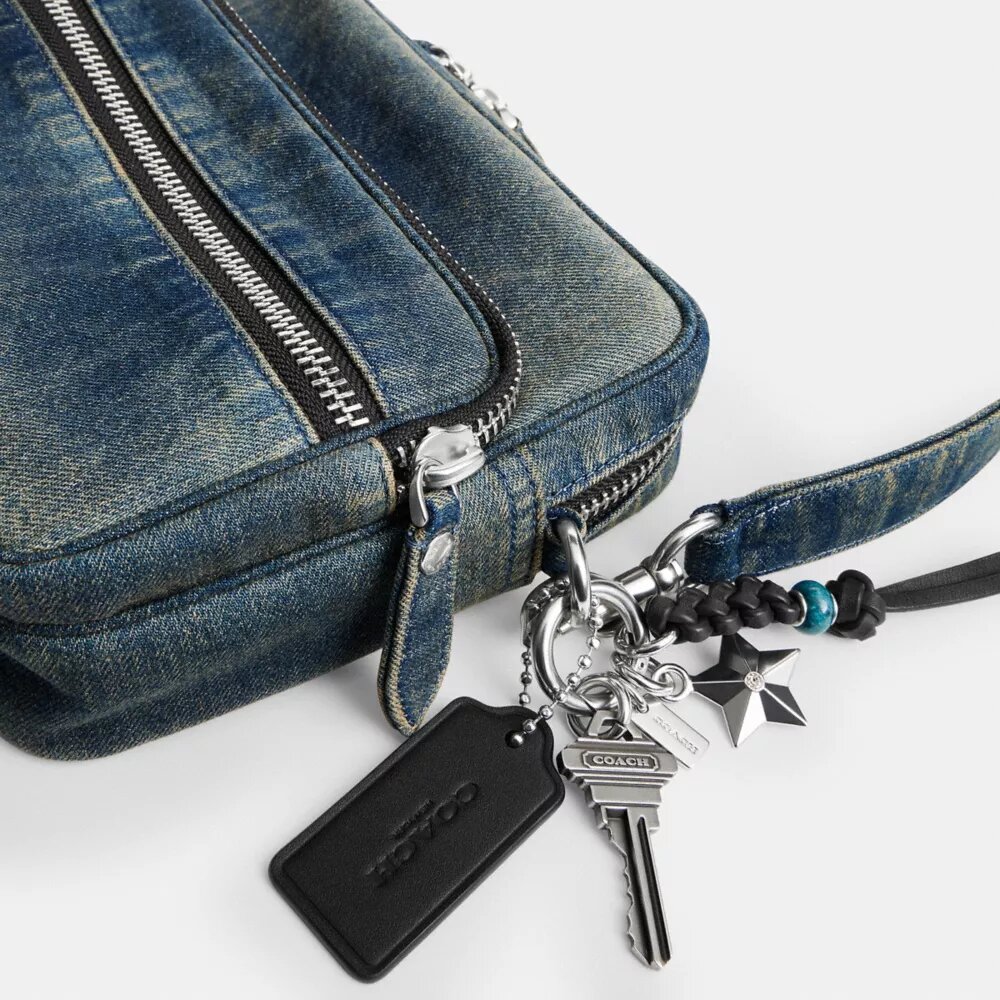 Sac bandoulière Dakota en denim de coton régénératif avec Charms