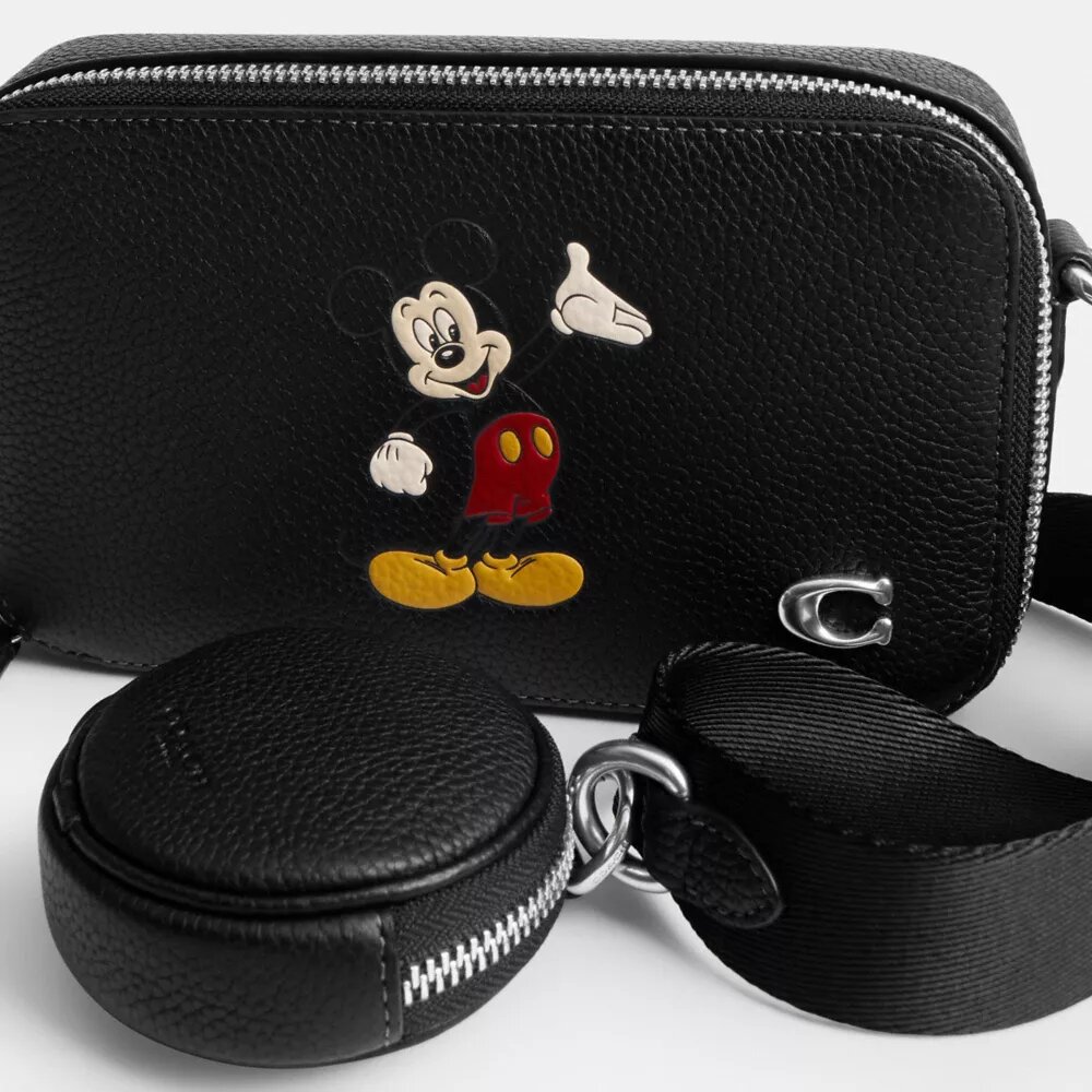 Sac bandoulière fin Charter de la collection Disney X Coach avec Mickey Mouse