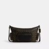 Sac bandoulière Finn avec poches, en Signature Canvas « Loved »