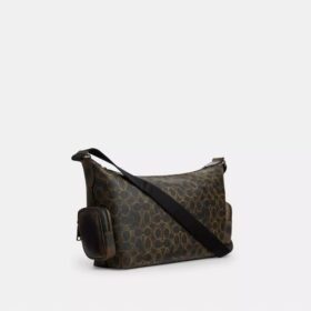 Sac bandoulière Finn avec poches, en Signature Canvas « Loved »