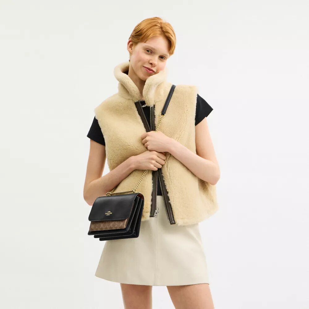 Sac bandoulière Klare en Signature Canvas
