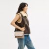 Sac bandoulière Klare en Signature Canvas à motifs géométriques
