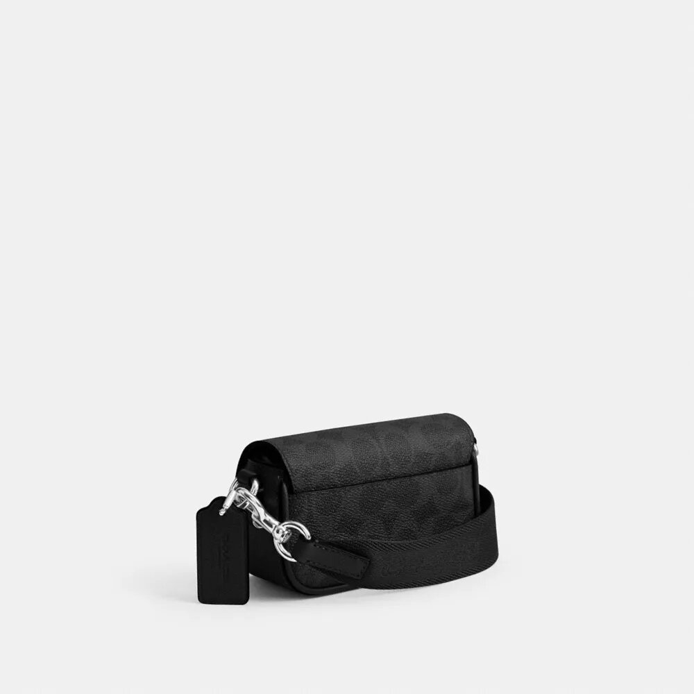 Sac bandoulière à rabat en Signature Canvas