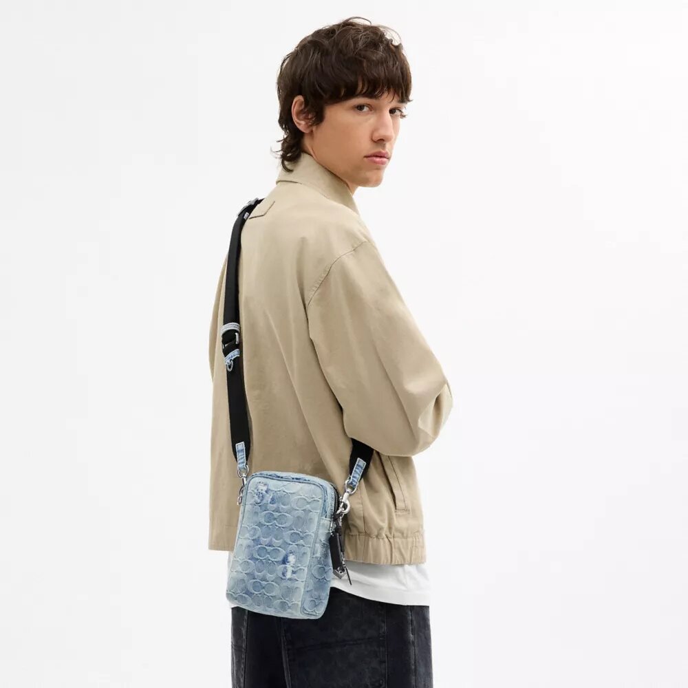 Sac bandoulière Tristan 14 en denim « Loved Signature » avec Charms