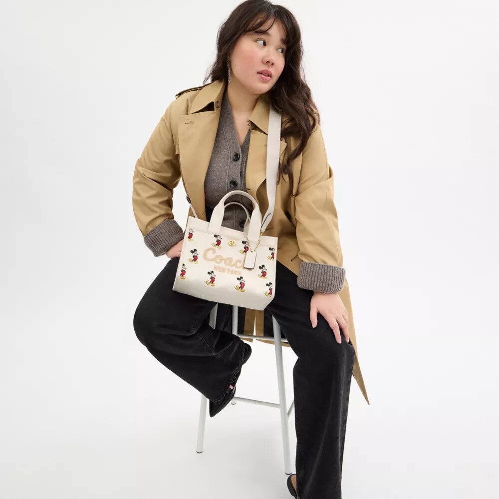 Sac cabas Disney X Coach Cargo 26 avec Mickey Mouse en toile de Coton régénératif
