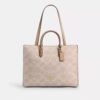 Sac cabas Maggie en Signature Canvas