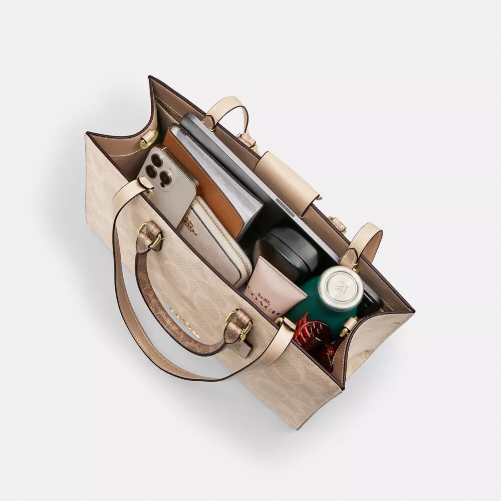 Sac cabas Maggie en Signature Canvas