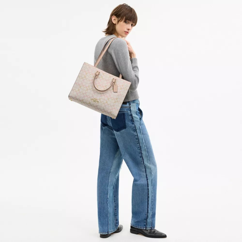 Sac cabas Maggie en Signature Canvas
