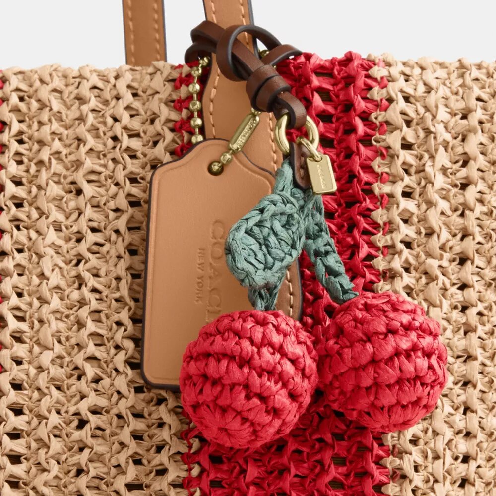 Sac cabas urbain à rayures et breloque