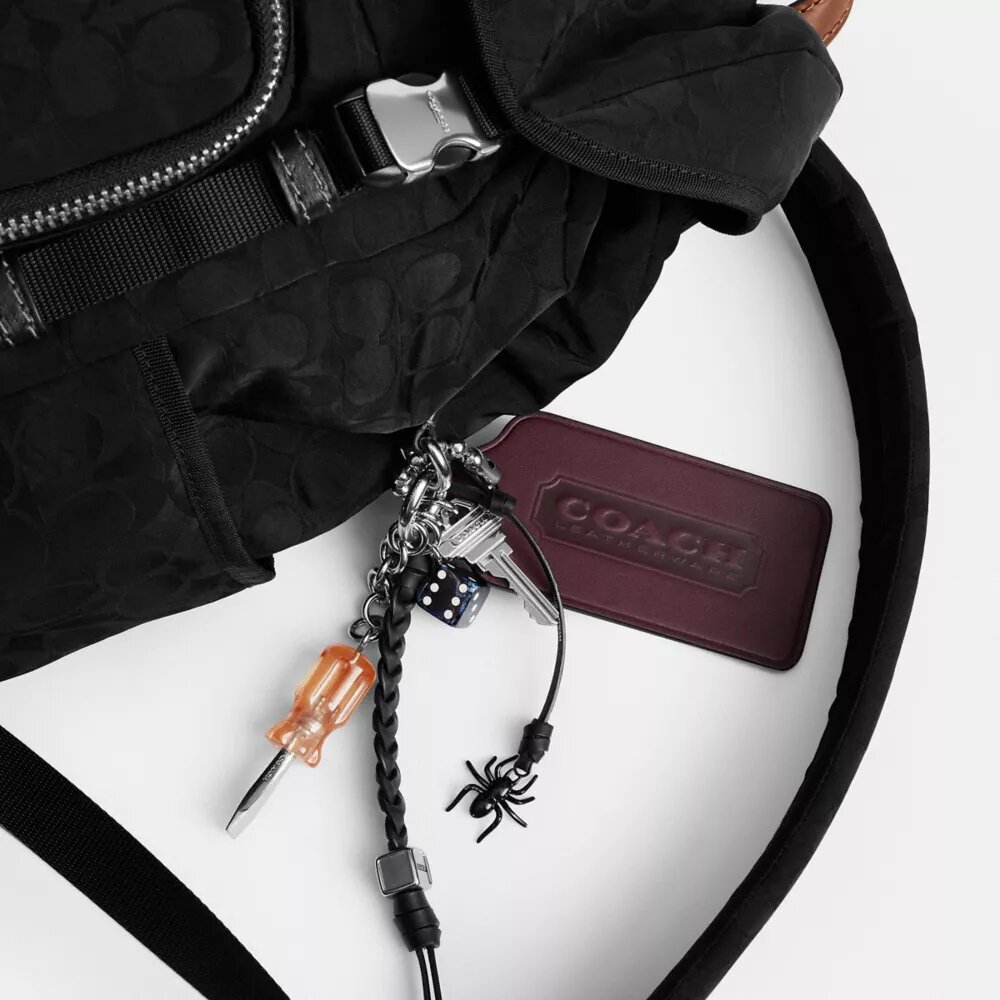 Sac à dos Logan en Nylon emblématique avec Charms