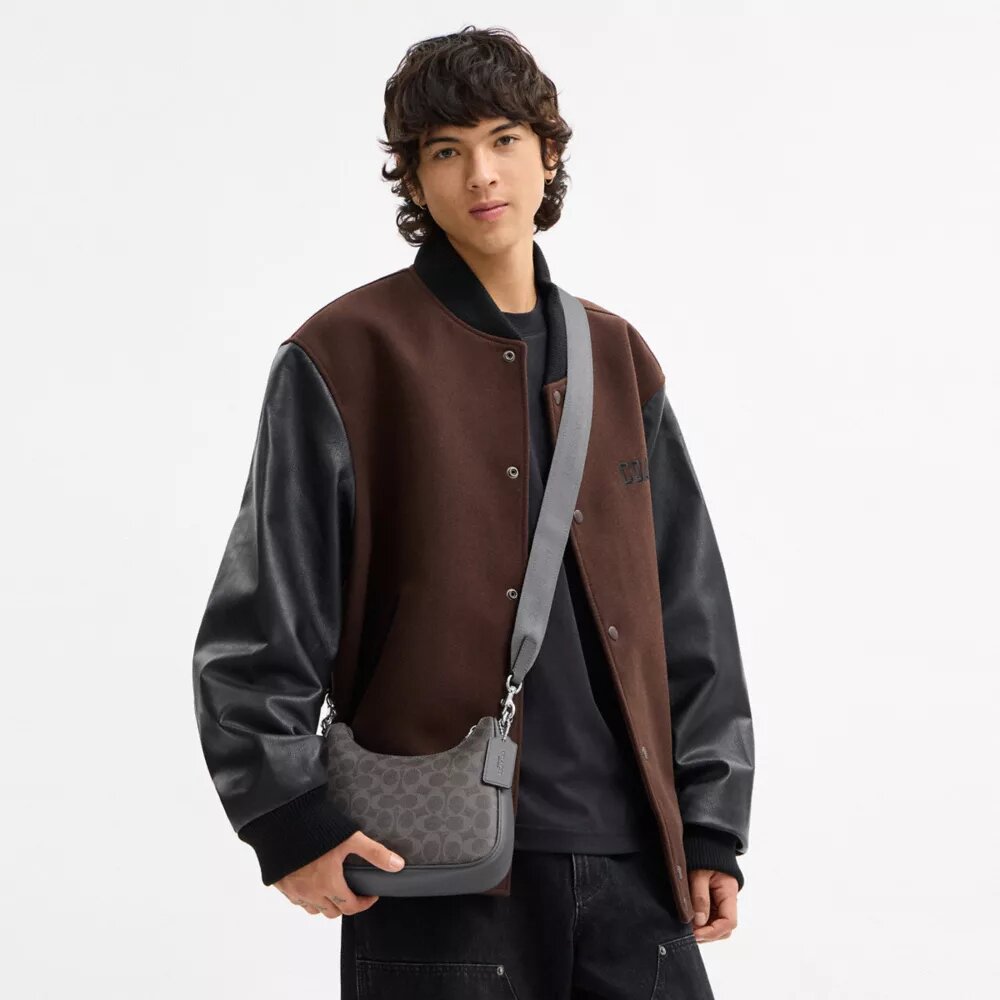Sac hobo Nolan en Signature Canvas