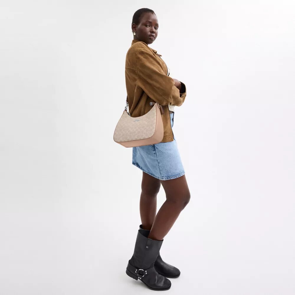 Sac hobo Teri en Signature Canvas