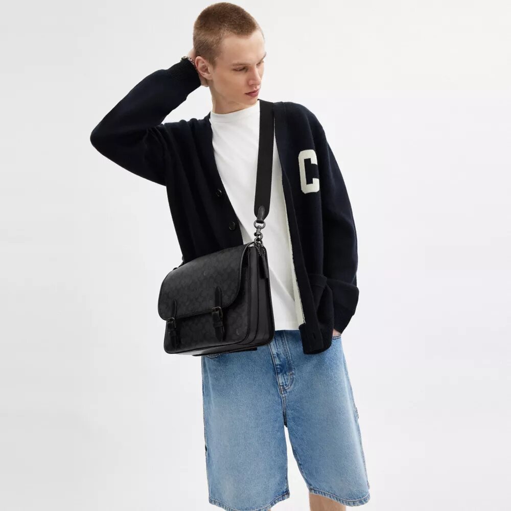 Sac messager Hitch en Signature Canvas