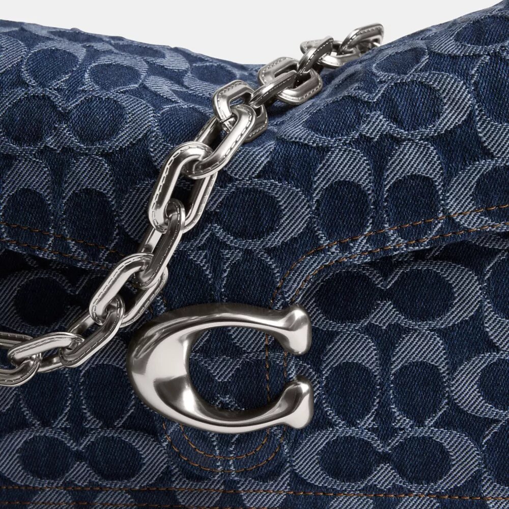 Sac porté épaule « Chain Tabby » en denim emblématique