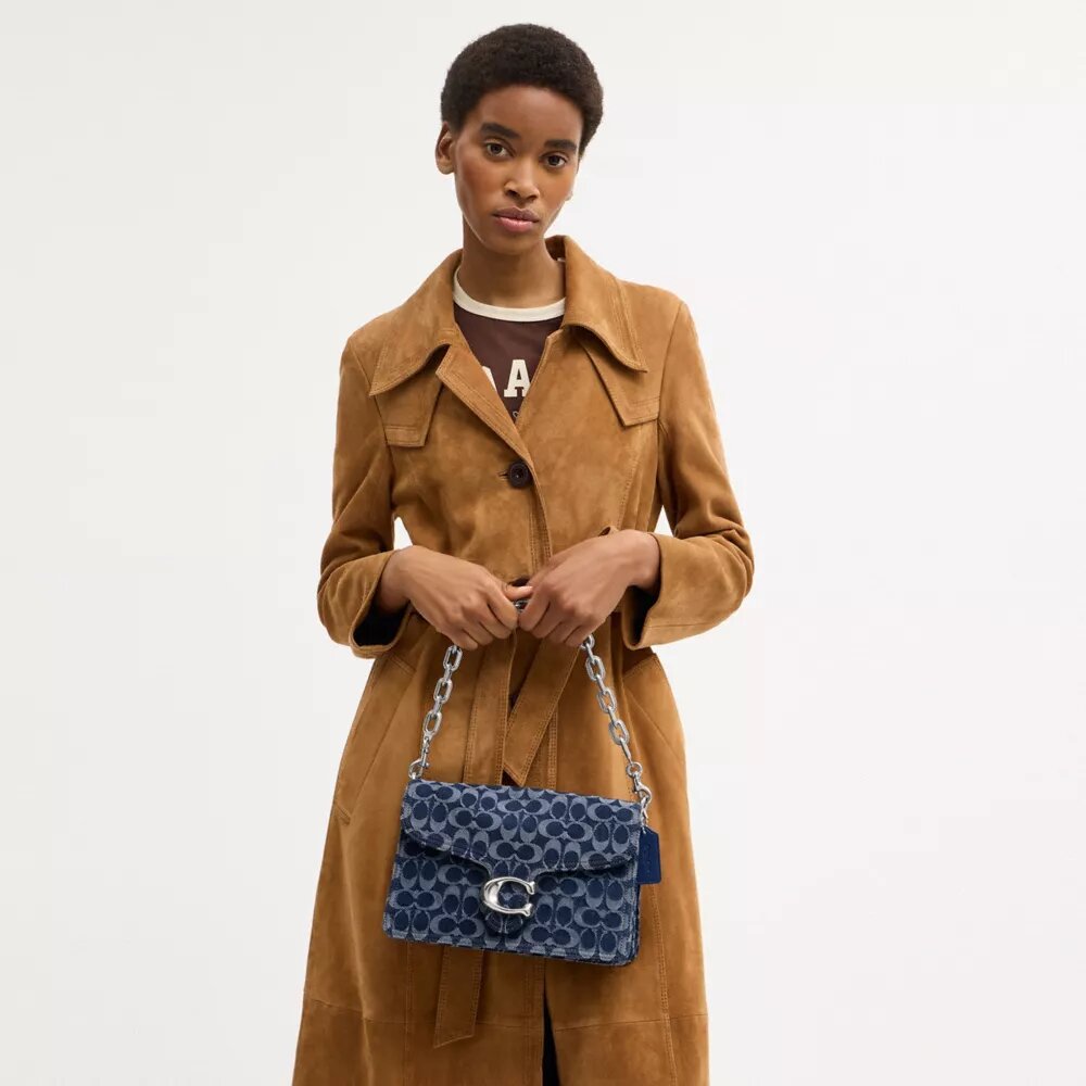 Sac porté épaule « Chain Tabby » en denim emblématique