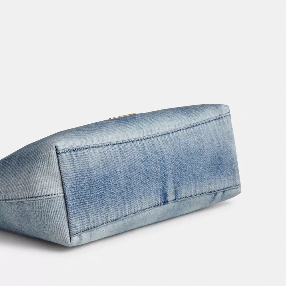 Sac porté épaule Laurel en denim « Loved » avec Charms