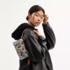 Sac porté épaule Tabby 20 avec broderie cerise
