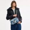 Sac porté épaule Tabby 26 avec matelassage en patchwork de denim recyclé