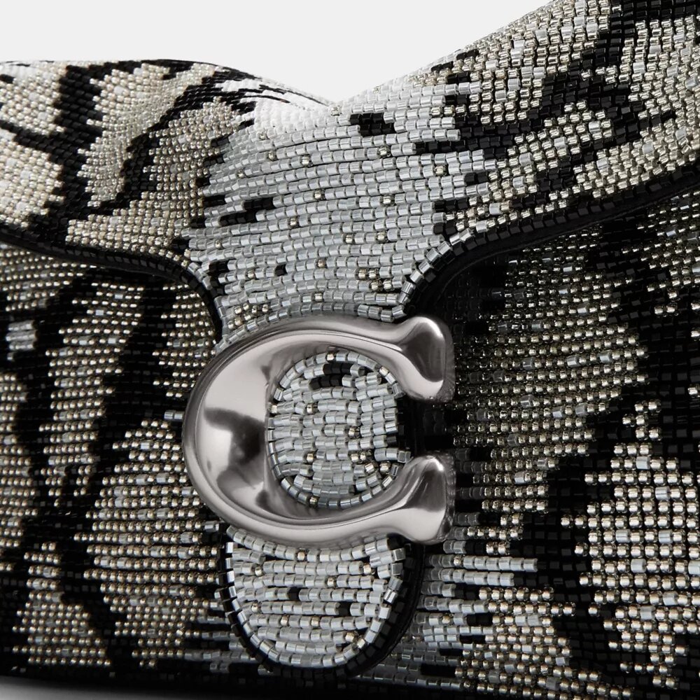 Sac porté épaule Tabby 26 avec motif serpent perlé