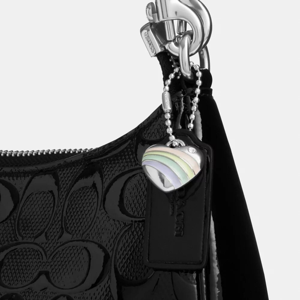 Sac porté épaule Teri en cuir Signature avec breloque en forme de cœur