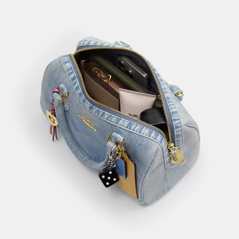 Sac Rowan en denim « Loved » avec Charms