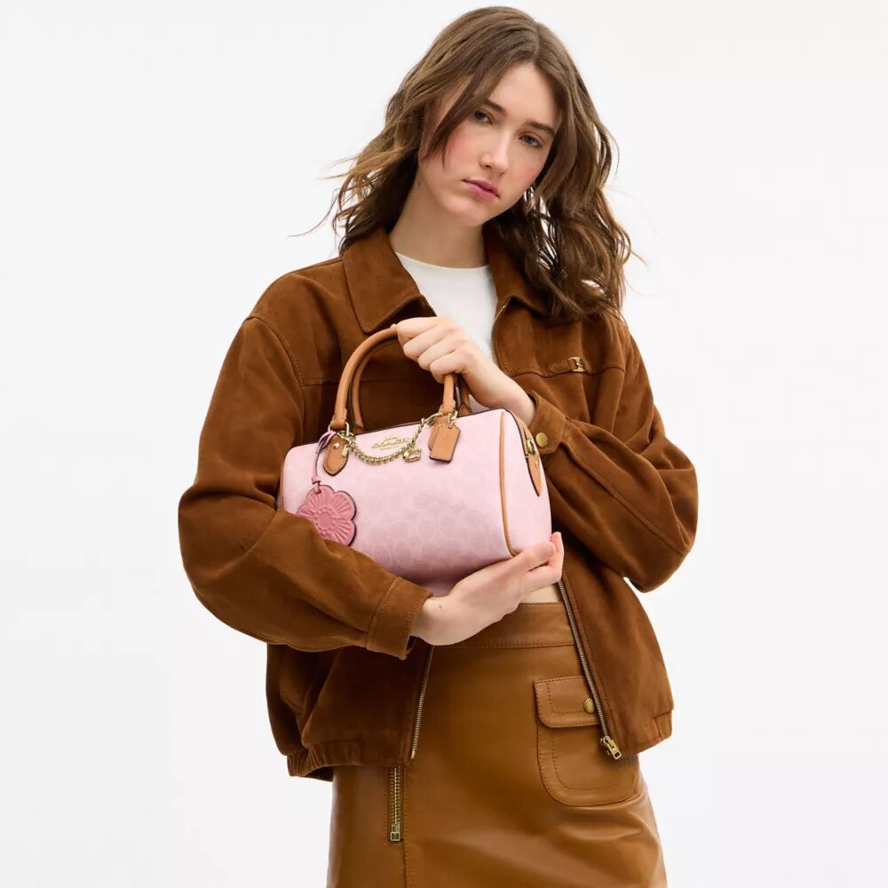 Sac Rowan en Signature Canvas avec Charms