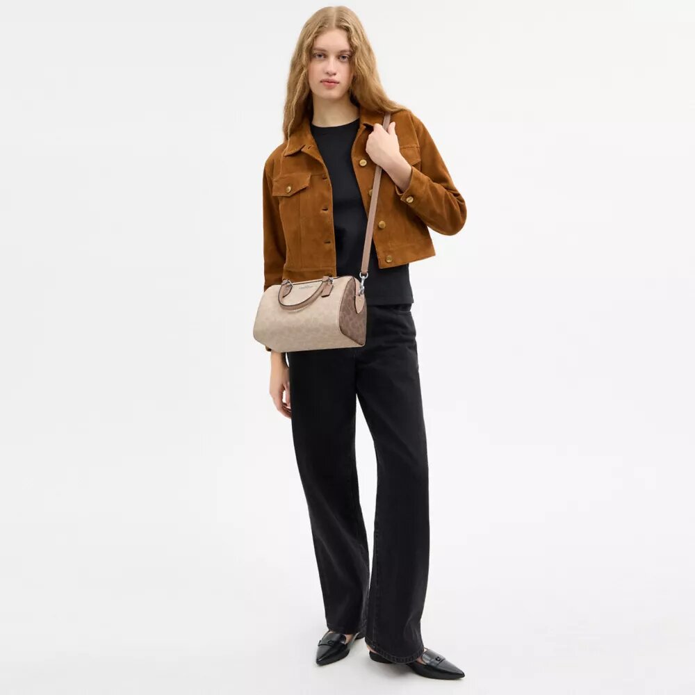 Sac satchel Rowan en Signature Canvas à motifs géométriques