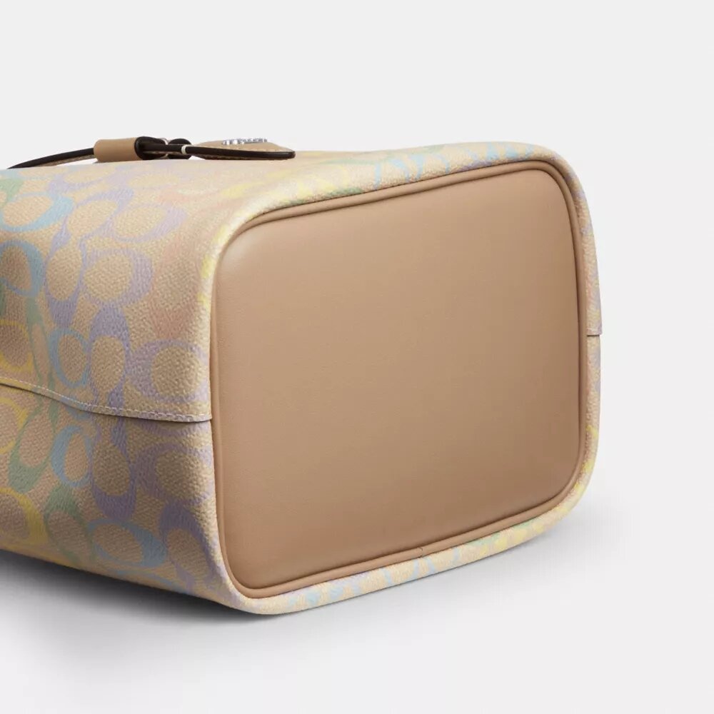 Sac seau Rowan en Signature Canvas