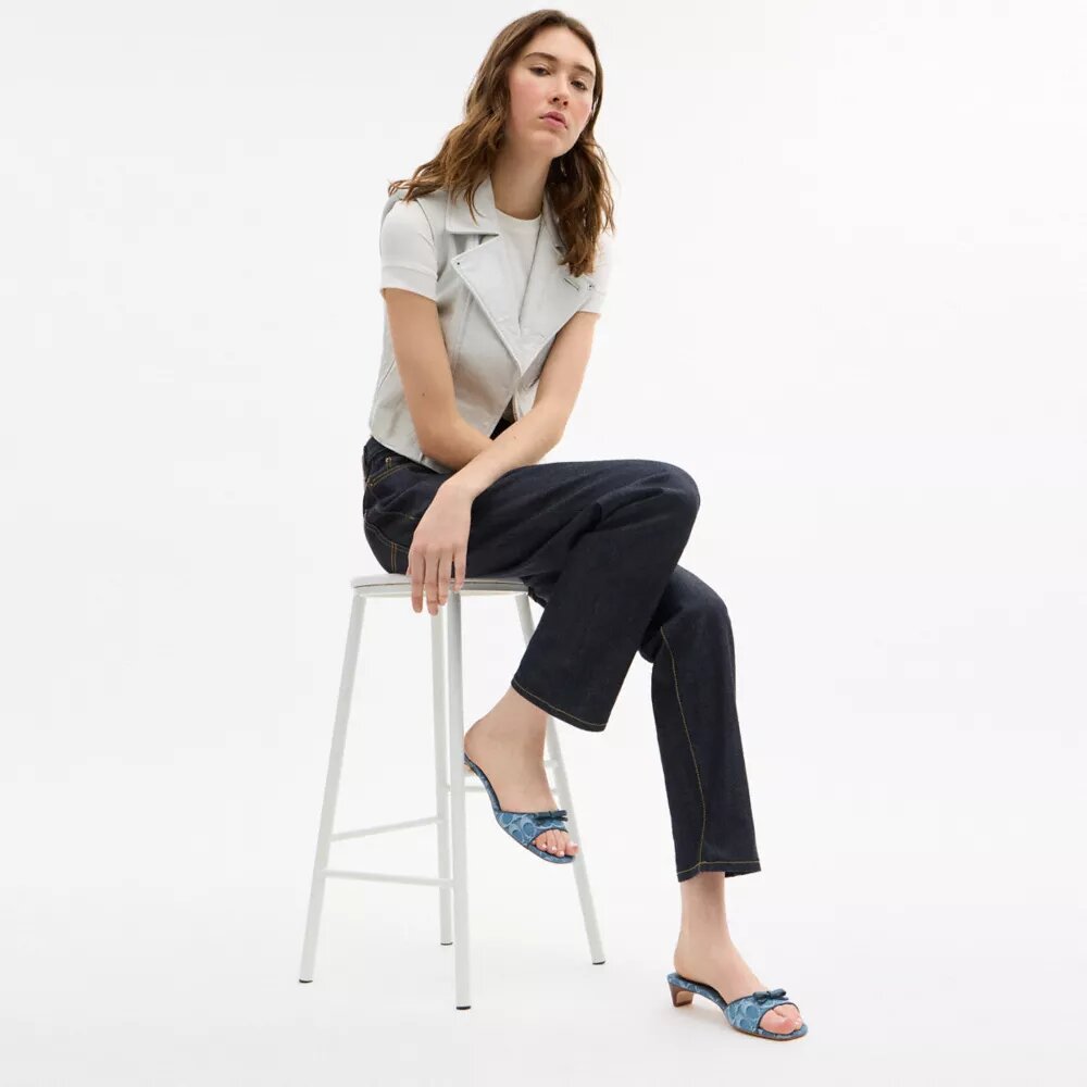 Sandales à talons bobine avec nœud en denim emblématique