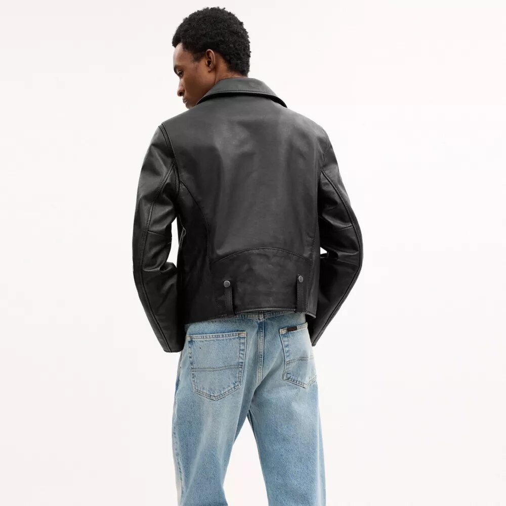 Veste de motard en cuir rétréci